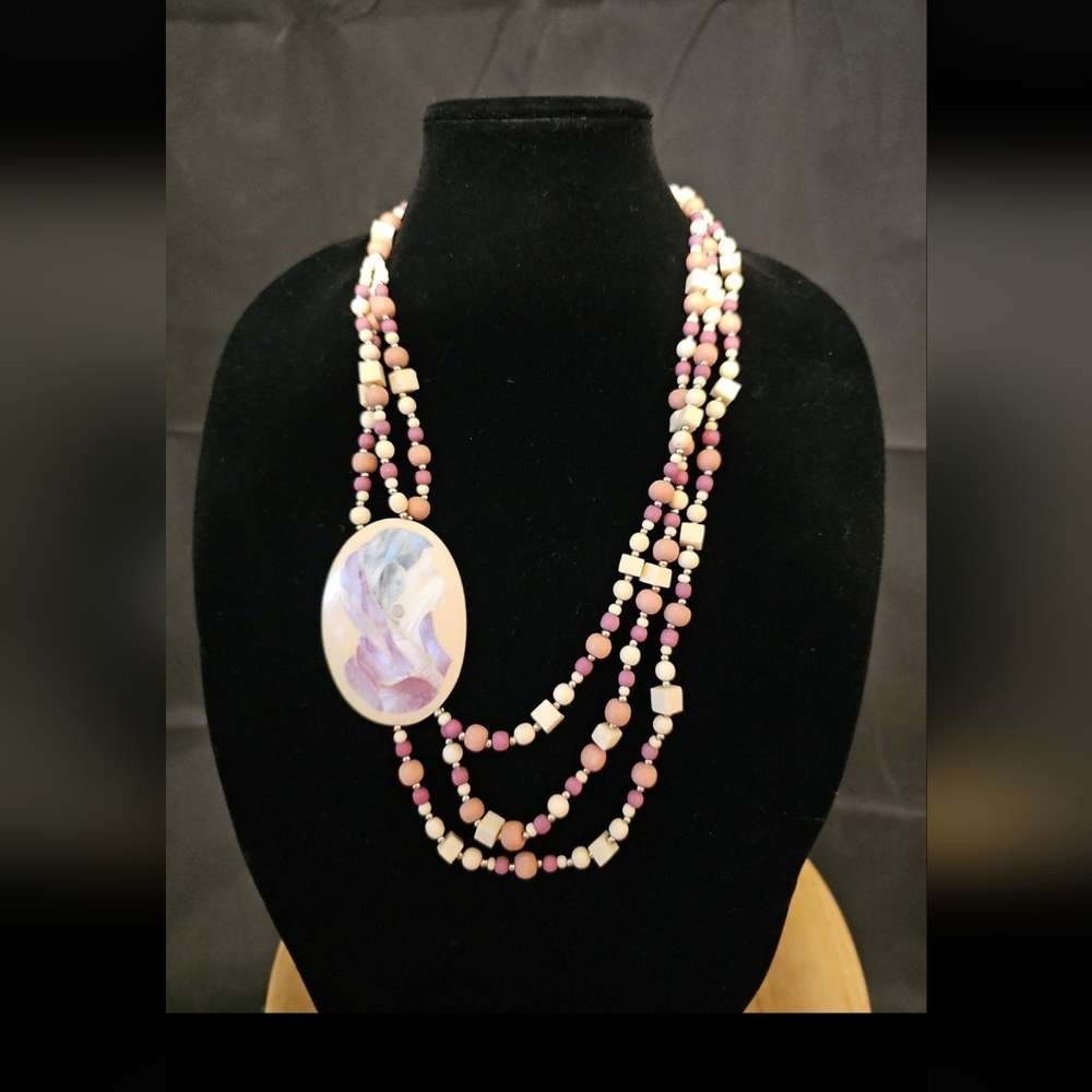 Vintage shell-in-layNecklace